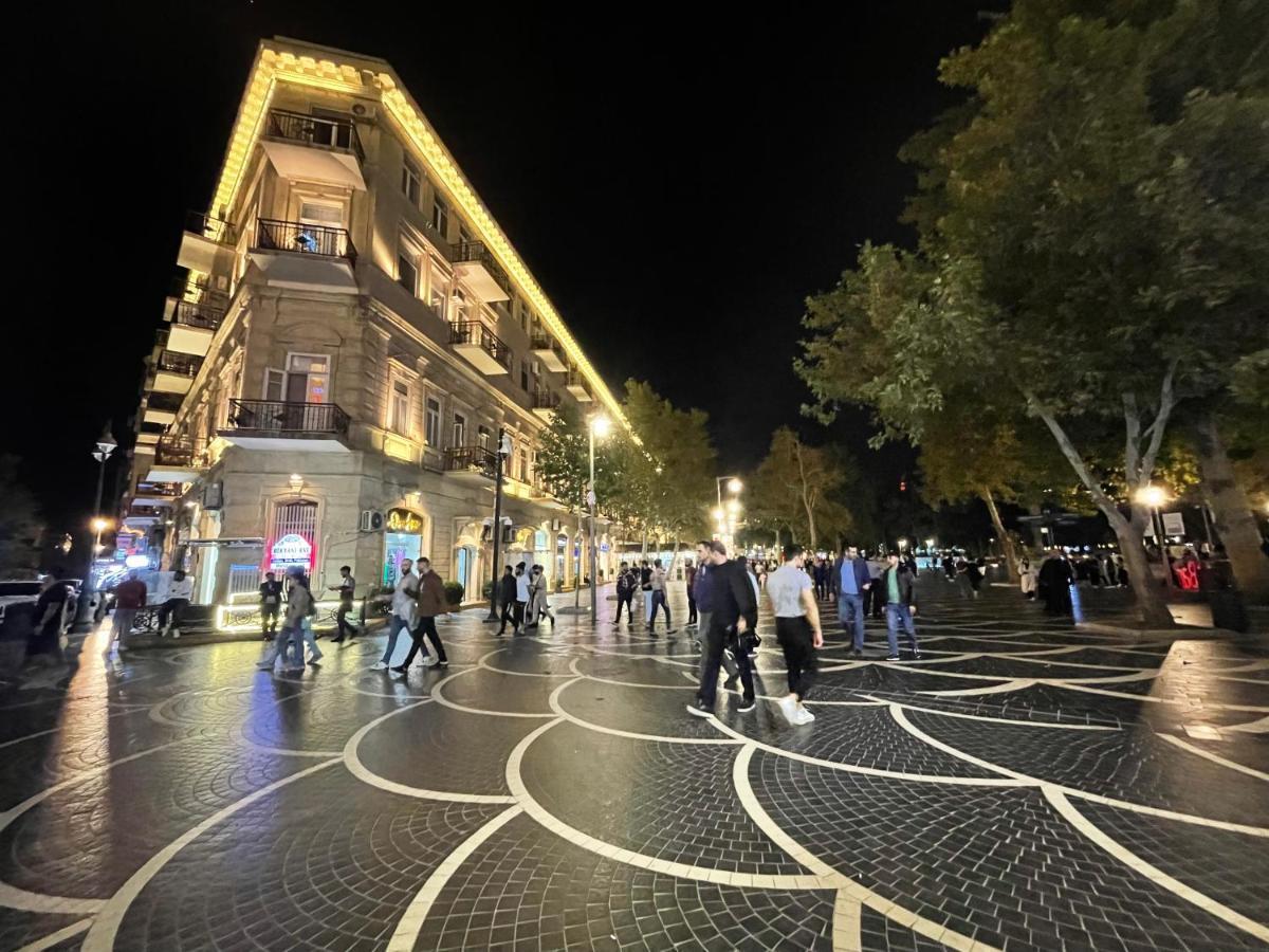 Fountain Square-Balconies In Old Town Apartment Baku Exterior photo